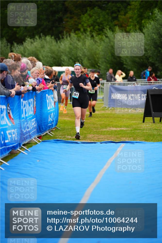30.08.2026 - Elbe Triathlon Hamburg LAZAROV Photography http://msf.ph/oto/10064244 30.08.2026 12:03:13 Ziel 865, 1391, 1560 meine-sportfotos.de