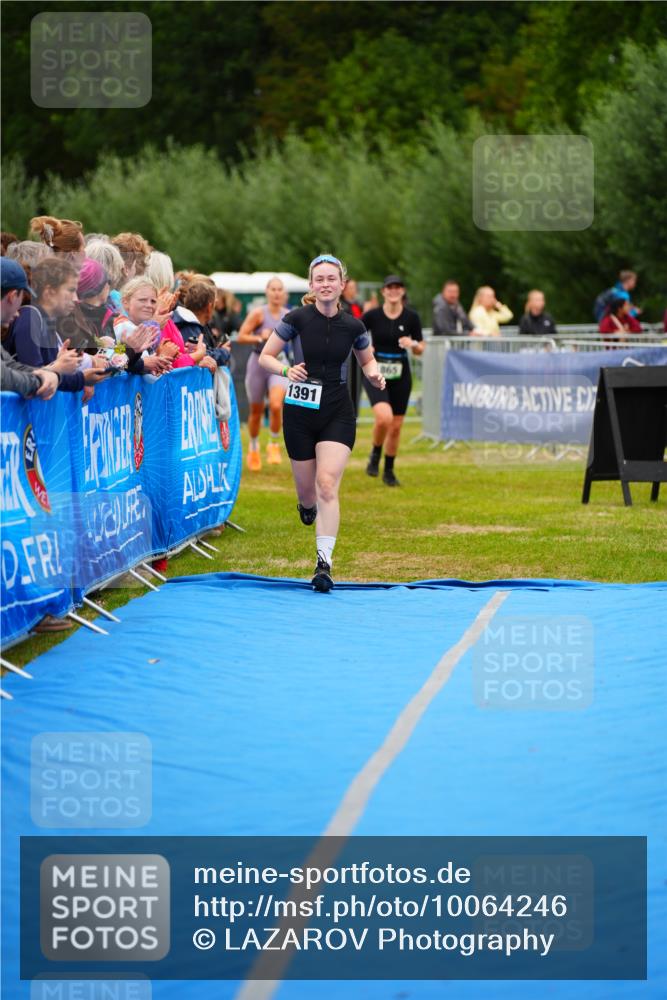 30.08.2026 - Elbe Triathlon Hamburg LAZAROV Photography http://msf.ph/oto/10064246 30.08.2026 12:03:13 Ziel 865, 1391, 1560 meine-sportfotos.de