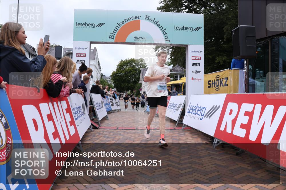 30.08.2026 - Blankeneser Heldenlauf Lena Gebhardt http://msf.ph/oto/10064251 30.08.2026 12:43:51 Ziel 2622, 4029, 4412 meine-sportfotos.de