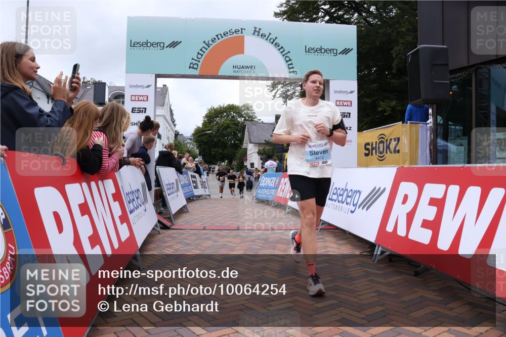 30.08.2026 - Blankeneser Heldenlauf Lena Gebhardt http://msf.ph/oto/10064254 30.08.2026 12:43:52 Ziel 2622, 4412 meine-sportfotos.de