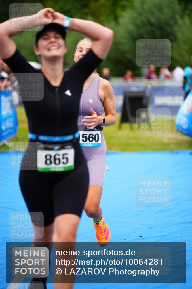 30.08.2026 - Elbe Triathlon Hamburg LAZAROV Photography http://msf.ph/oto/10064281 30.08.2026 12:03:21 Ziel 865, 952, 1560 meine-sportfotos.de