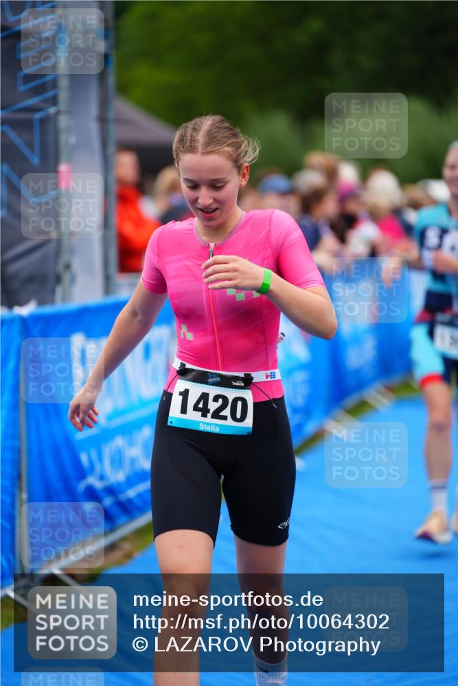 30.08.2026 - Elbe Triathlon Hamburg LAZAROV Photography http://msf.ph/oto/10064302 30.08.2026 12:03:45 Ziel 1388, 1420, 1466, 1522 meine-sportfotos.de