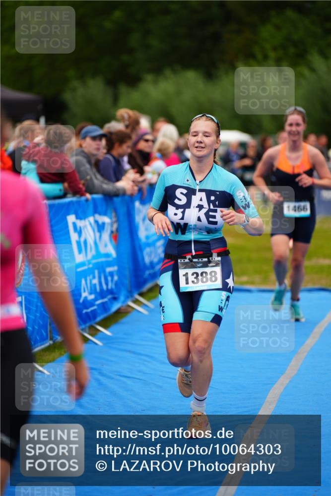 30.08.2026 - Elbe Triathlon Hamburg LAZAROV Photography http://msf.ph/oto/10064303 30.08.2026 12:03:46 Ziel 1388, 1420, 1466, 1522, 1572 meine-sportfotos.de