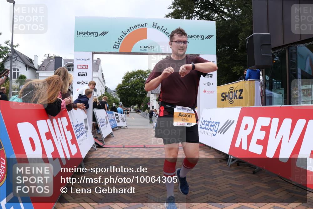 30.08.2026 - Blankeneser Heldenlauf Lena Gebhardt http://msf.ph/oto/10064305 30.08.2026 12:44:05 Ziel 2271, 2385, 2500, 2940 meine-sportfotos.de