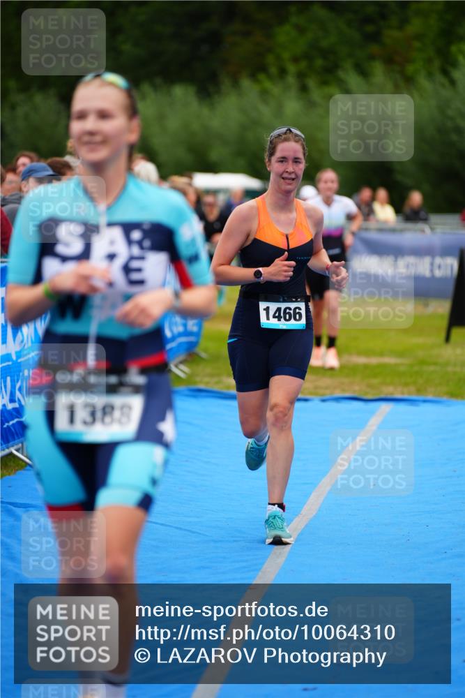 30.08.2026 - Elbe Triathlon Hamburg LAZAROV Photography http://msf.ph/oto/10064310 30.08.2026 12:03:47 Ziel 1388, 1420, 1466, 1522, 1572 meine-sportfotos.de
