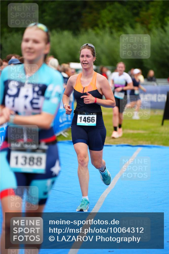 30.08.2026 - Elbe Triathlon Hamburg LAZAROV Photography http://msf.ph/oto/10064312 30.08.2026 12:03:48 Ziel 1388, 1420, 1466, 1522, 1572 meine-sportfotos.de