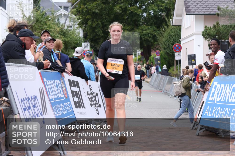 30.08.2026 - Blankeneser Heldenlauf Lena Gebhardt http://msf.ph/oto/10064316 30.08.2026 12:44:25 Ziel 2241 meine-sportfotos.de