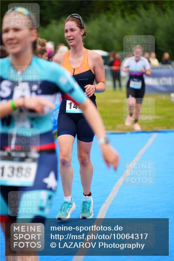 30.08.2026 - Elbe Triathlon Hamburg LAZAROV Photography http://msf.ph/oto/10064317 30.08.2026 12:03:48 Ziel 1388, 1420, 1466, 1522, 1572 meine-sportfotos.de