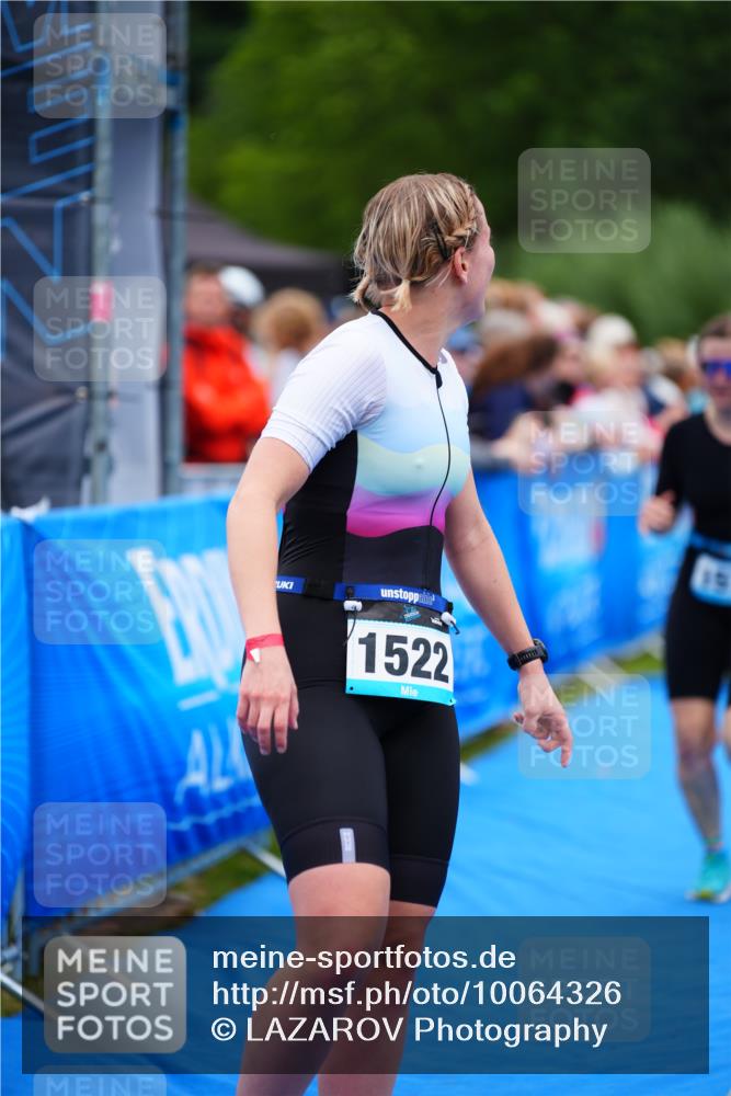 30.08.2026 - Elbe Triathlon Hamburg LAZAROV Photography http://msf.ph/oto/10064326 30.08.2026 12:03:53 Ziel 1522, 1572 meine-sportfotos.de