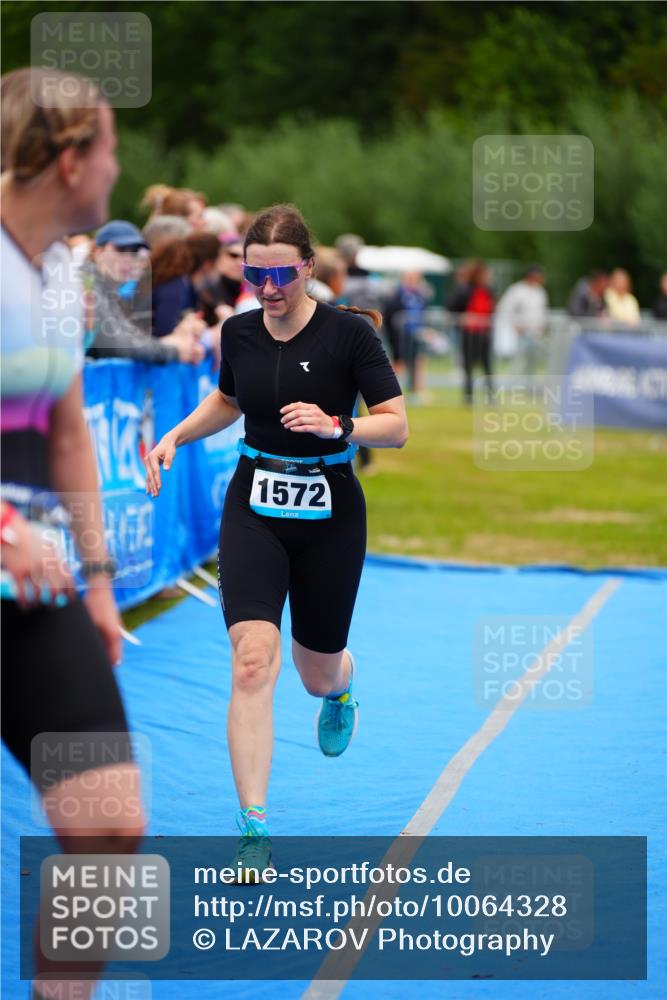 30.08.2026 - Elbe Triathlon Hamburg LAZAROV Photography http://msf.ph/oto/10064328 30.08.2026 12:03:54 Ziel 1522, 1572 meine-sportfotos.de