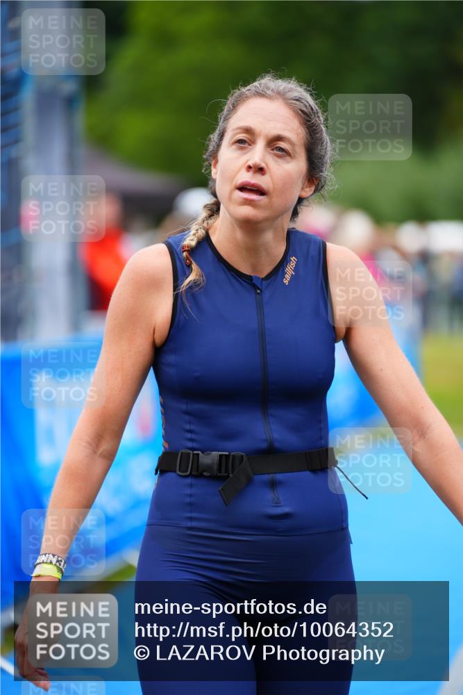 30.08.2026 - Elbe Triathlon Hamburg LAZAROV Photography http://msf.ph/oto/10064352 30.08.2026 12:04:17 Ziel  meine-sportfotos.de