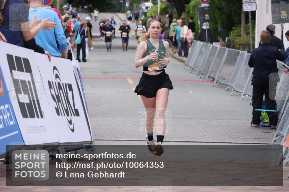 30.08.2026 - Blankeneser Heldenlauf Lena Gebhardt http://msf.ph/oto/10064353 30.08.2026 12:44:38 Ziel 4172 meine-sportfotos.de