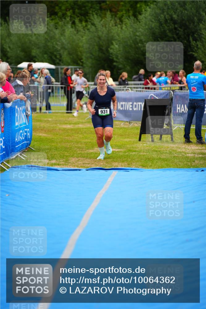 30.08.2026 - Elbe Triathlon Hamburg LAZAROV Photography http://msf.ph/oto/10064362 30.08.2026 12:04:24 Ziel 931 meine-sportfotos.de