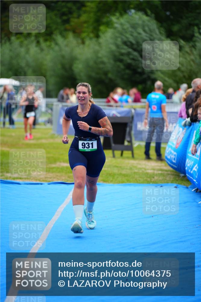 30.08.2026 - Elbe Triathlon Hamburg LAZAROV Photography http://msf.ph/oto/10064375 30.08.2026 12:04:26 Ziel 931, 1632 meine-sportfotos.de