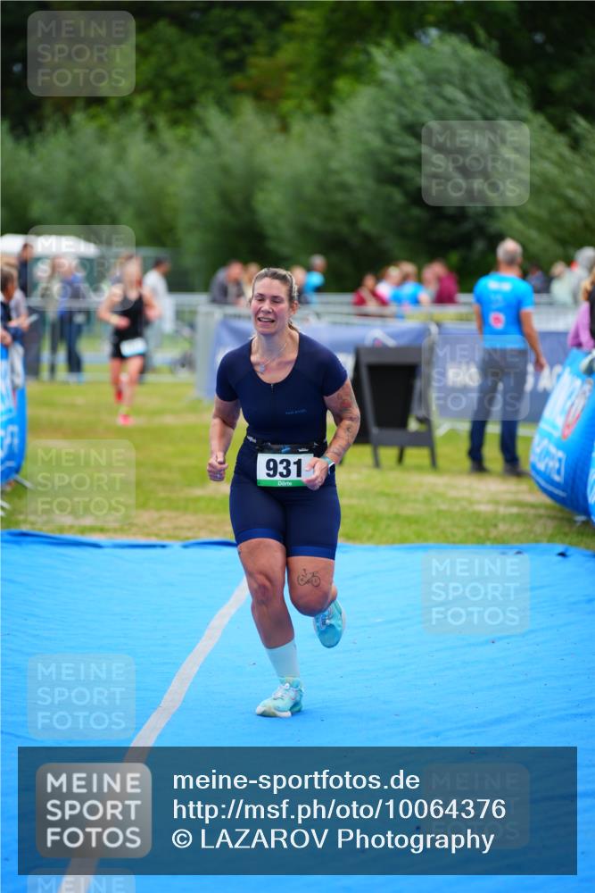 30.08.2026 - Elbe Triathlon Hamburg LAZAROV Photography http://msf.ph/oto/10064376 30.08.2026 12:04:27 Ziel 931, 1510, 1632 meine-sportfotos.de