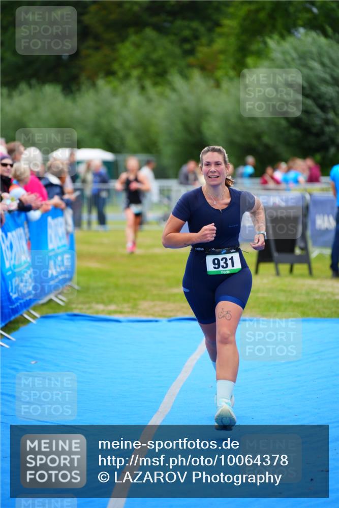 30.08.2026 - Elbe Triathlon Hamburg LAZAROV Photography http://msf.ph/oto/10064378 30.08.2026 12:04:27 Ziel 931, 1510, 1632 meine-sportfotos.de