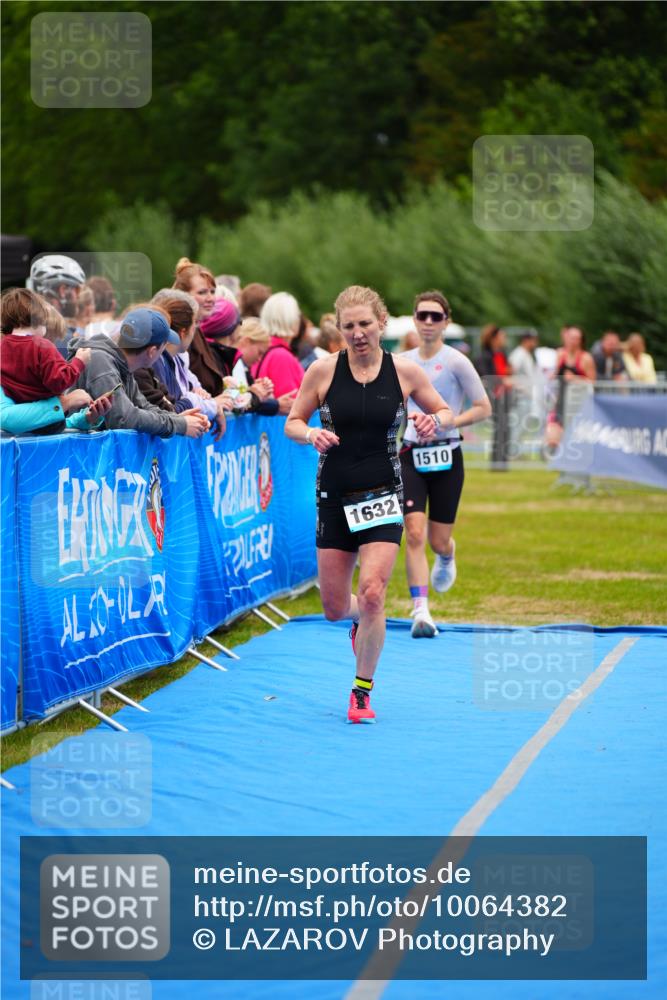 30.08.2026 - Elbe Triathlon Hamburg LAZAROV Photography http://msf.ph/oto/10064382 30.08.2026 12:04:32 Ziel 1510, 1632 meine-sportfotos.de