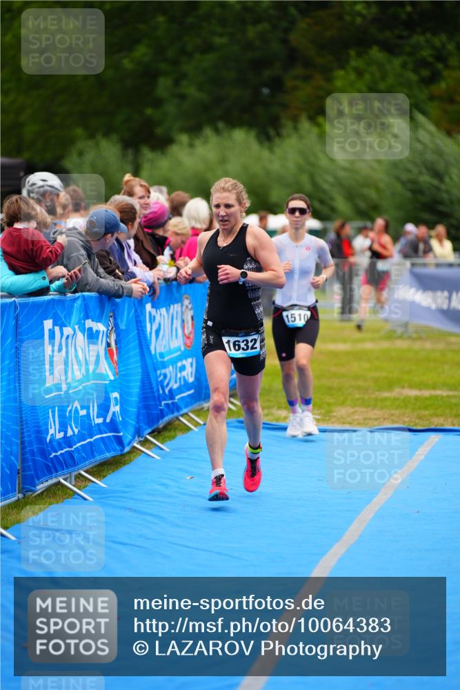 30.08.2026 - Elbe Triathlon Hamburg LAZAROV Photography http://msf.ph/oto/10064383 30.08.2026 12:04:32 Ziel 1510, 1632 meine-sportfotos.de