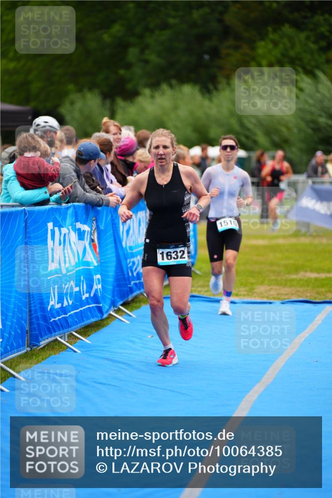 30.08.2026 - Elbe Triathlon Hamburg LAZAROV Photography http://msf.ph/oto/10064385 30.08.2026 12:04:32 Ziel 1510, 1632 meine-sportfotos.de