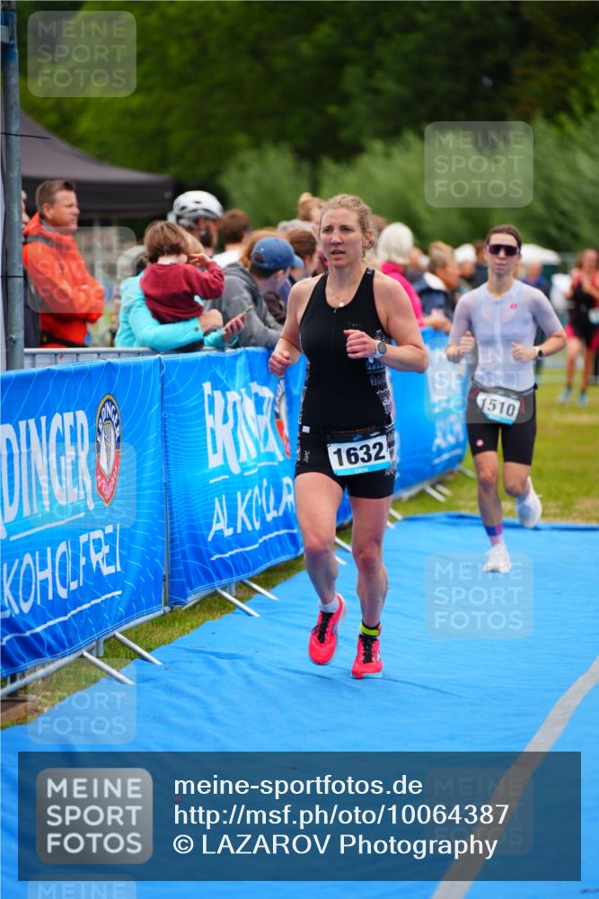 30.08.2026 - Elbe Triathlon Hamburg LAZAROV Photography http://msf.ph/oto/10064387 30.08.2026 12:04:33 Ziel 1510, 1632 meine-sportfotos.de