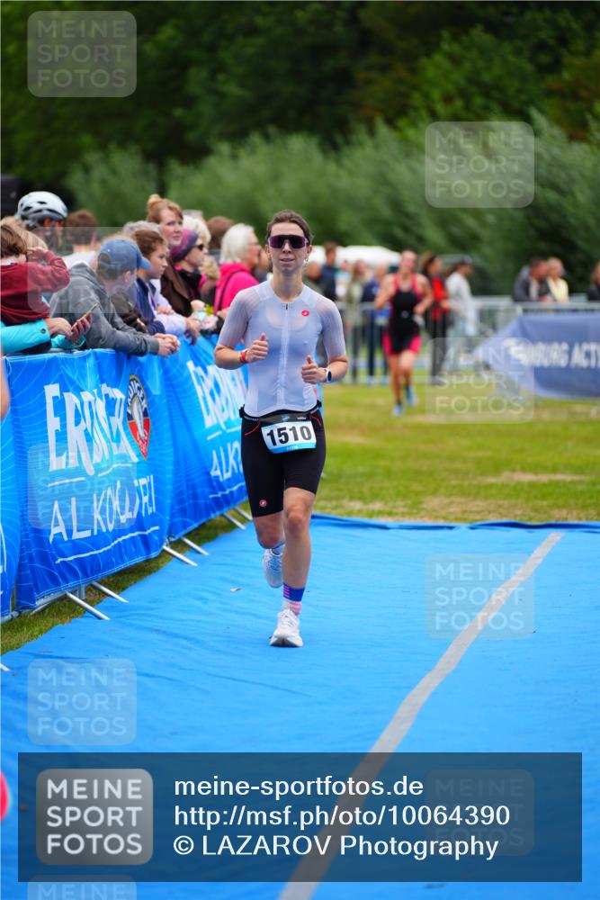 30.08.2026 - Elbe Triathlon Hamburg LAZAROV Photography http://msf.ph/oto/10064390 30.08.2026 12:04:34 Ziel 1463, 1510, 1632 meine-sportfotos.de