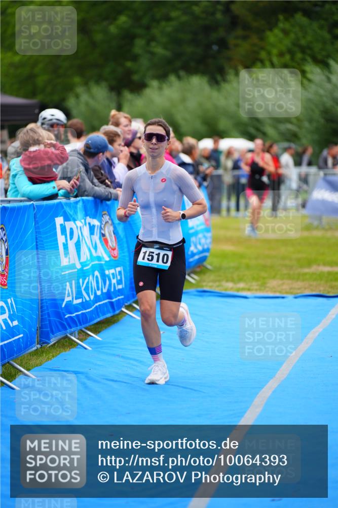 30.08.2026 - Elbe Triathlon Hamburg LAZAROV Photography http://msf.ph/oto/10064393 30.08.2026 12:04:34 Ziel 1463, 1510, 1632 meine-sportfotos.de