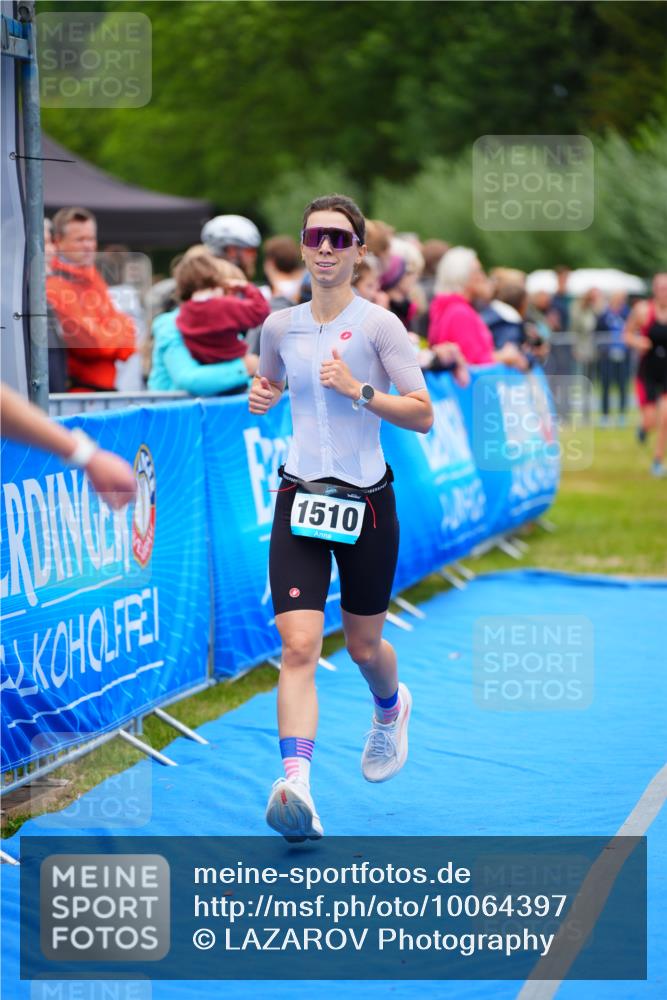30.08.2026 - Elbe Triathlon Hamburg LAZAROV Photography http://msf.ph/oto/10064397 30.08.2026 12:04:35 Ziel 1463, 1510, 1632 meine-sportfotos.de