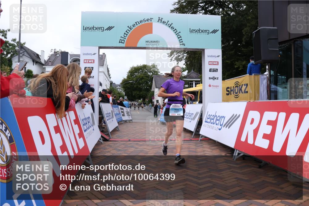 30.08.2026 - Blankeneser Heldenlauf Lena Gebhardt http://msf.ph/oto/10064399 30.08.2026 12:44:51 Ziel 2011, 4467 meine-sportfotos.de