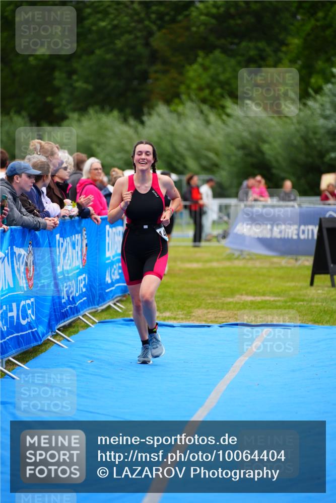 30.08.2026 - Elbe Triathlon Hamburg LAZAROV Photography http://msf.ph/oto/10064404 30.08.2026 12:04:40 Ziel 1127, 1463 meine-sportfotos.de