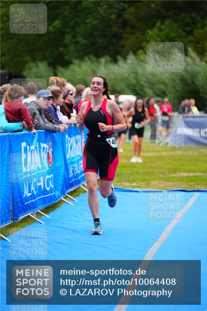 30.08.2026 - Elbe Triathlon Hamburg LAZAROV Photography http://msf.ph/oto/10064408 30.08.2026 12:04:41 Ziel 983, 1127, 1463 meine-sportfotos.de