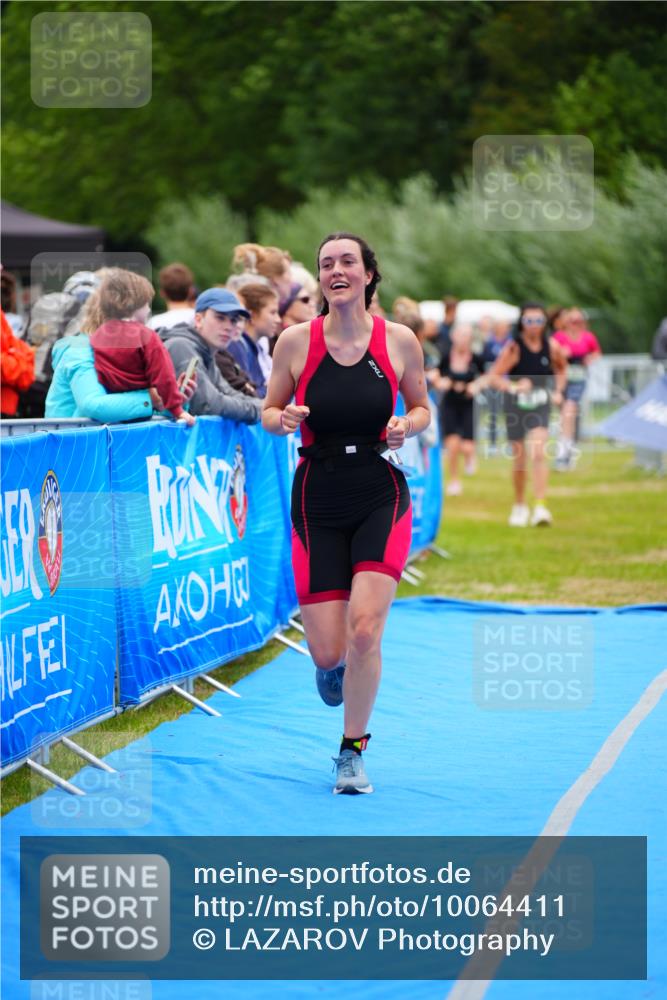30.08.2026 - Elbe Triathlon Hamburg LAZAROV Photography http://msf.ph/oto/10064411 30.08.2026 12:04:41 Ziel 983, 1127, 1463 meine-sportfotos.de