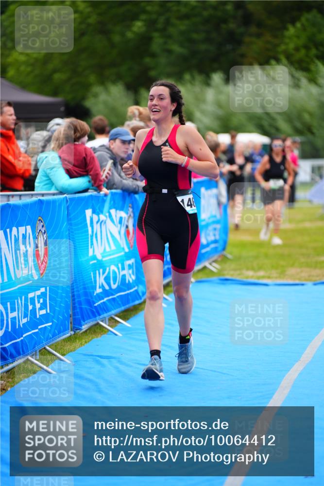 30.08.2026 - Elbe Triathlon Hamburg LAZAROV Photography http://msf.ph/oto/10064412 30.08.2026 12:04:42 Ziel 983, 1127, 1463 meine-sportfotos.de