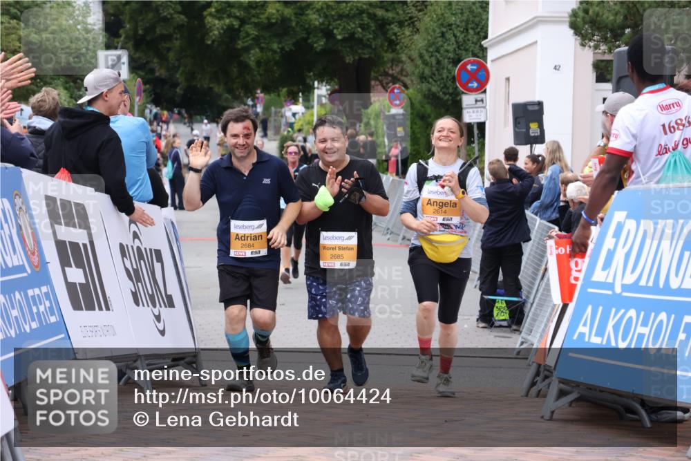 30.08.2026 - Blankeneser Heldenlauf Lena Gebhardt http://msf.ph/oto/10064424 30.08.2026 12:45:06 Ziel 2614, 2684, 2685 meine-sportfotos.de