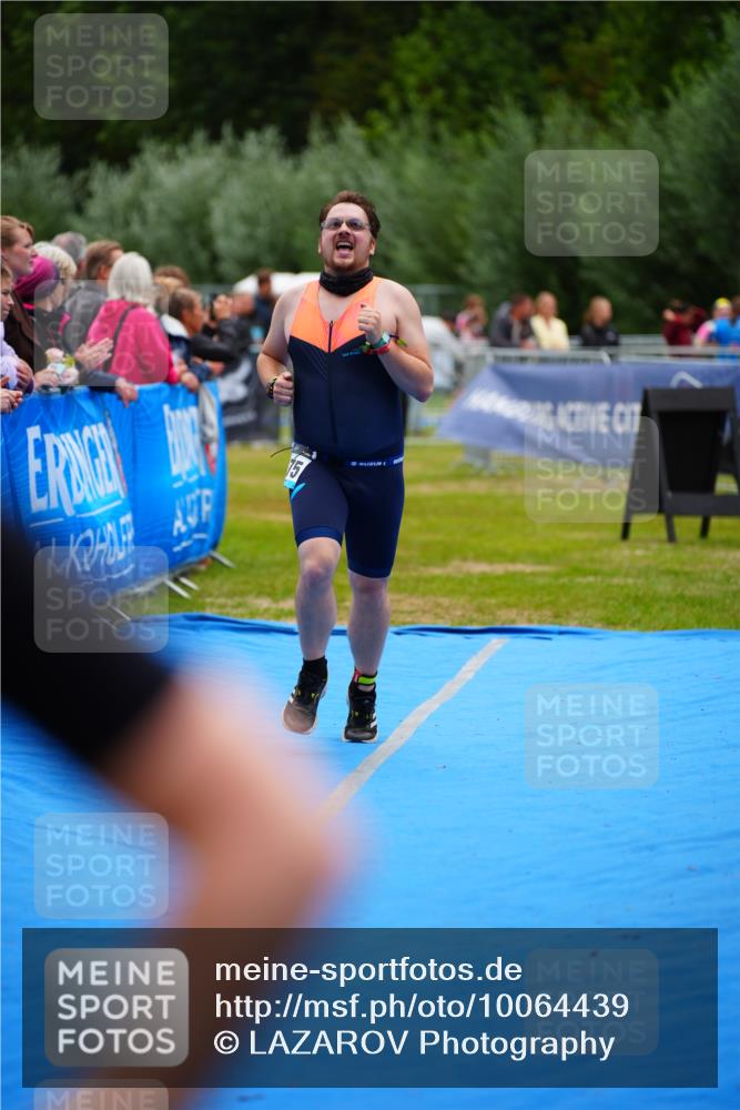 30.08.2026 - Elbe Triathlon Hamburg LAZAROV Photography http://msf.ph/oto/10064439 30.08.2026 12:05:01 Ziel 813, 1175 meine-sportfotos.de