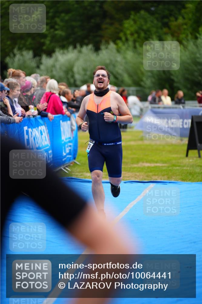 30.08.2026 - Elbe Triathlon Hamburg LAZAROV Photography http://msf.ph/oto/10064441 30.08.2026 12:05:01 Ziel 813, 1175 meine-sportfotos.de