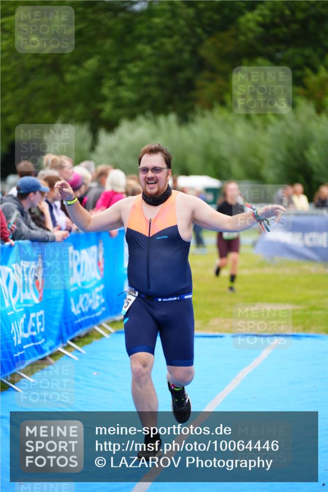 30.08.2026 - Elbe Triathlon Hamburg LAZAROV Photography http://msf.ph/oto/10064446 30.08.2026 12:05:02 Ziel 813, 1175 meine-sportfotos.de