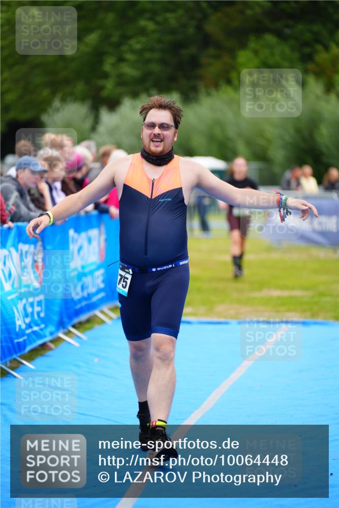 30.08.2026 - Elbe Triathlon Hamburg LAZAROV Photography http://msf.ph/oto/10064448 30.08.2026 12:05:02 Ziel 813, 1175 meine-sportfotos.de