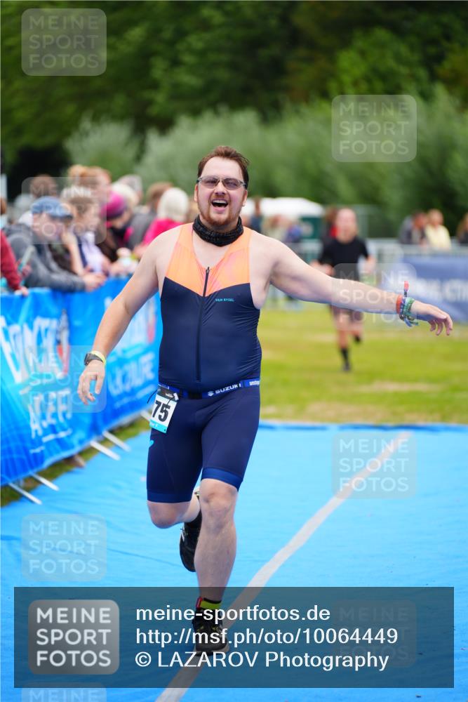 30.08.2026 - Elbe Triathlon Hamburg LAZAROV Photography http://msf.ph/oto/10064449 30.08.2026 12:05:02 Ziel 813, 1175 meine-sportfotos.de