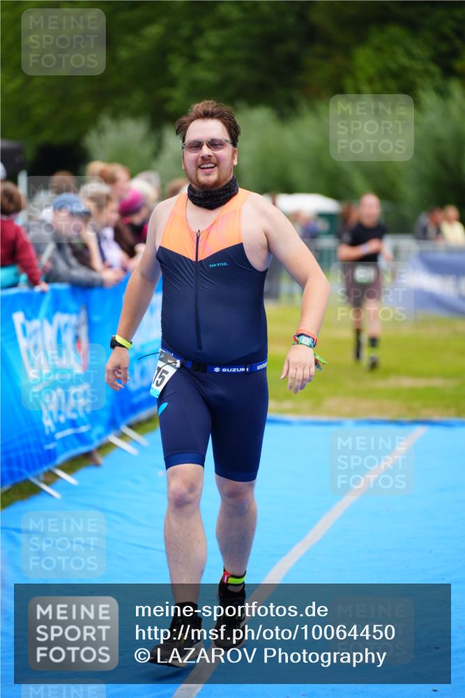 30.08.2026 - Elbe Triathlon Hamburg LAZAROV Photography http://msf.ph/oto/10064450 30.08.2026 12:05:03 Ziel 813, 1175 meine-sportfotos.de