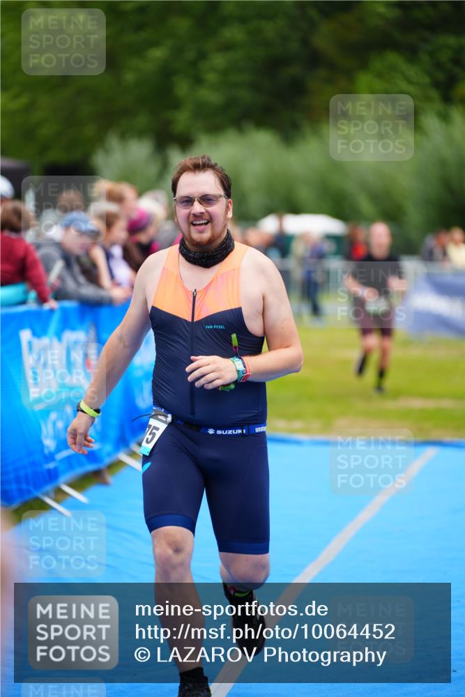 30.08.2026 - Elbe Triathlon Hamburg LAZAROV Photography http://msf.ph/oto/10064452 30.08.2026 12:05:03 Ziel 813, 1175 meine-sportfotos.de