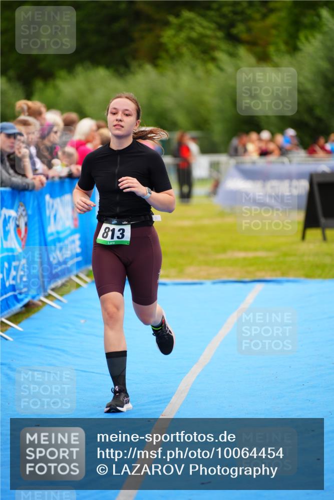 30.08.2026 - Elbe Triathlon Hamburg LAZAROV Photography http://msf.ph/oto/10064454 30.08.2026 12:05:08 Ziel 813, 1459, 1488 meine-sportfotos.de