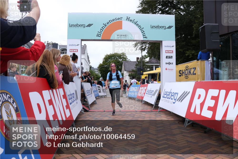 30.08.2026 - Blankeneser Heldenlauf Lena Gebhardt http://msf.ph/oto/10064459 30.08.2026 12:45:14 Ziel 2614, 2684, 2685, 4037 meine-sportfotos.de