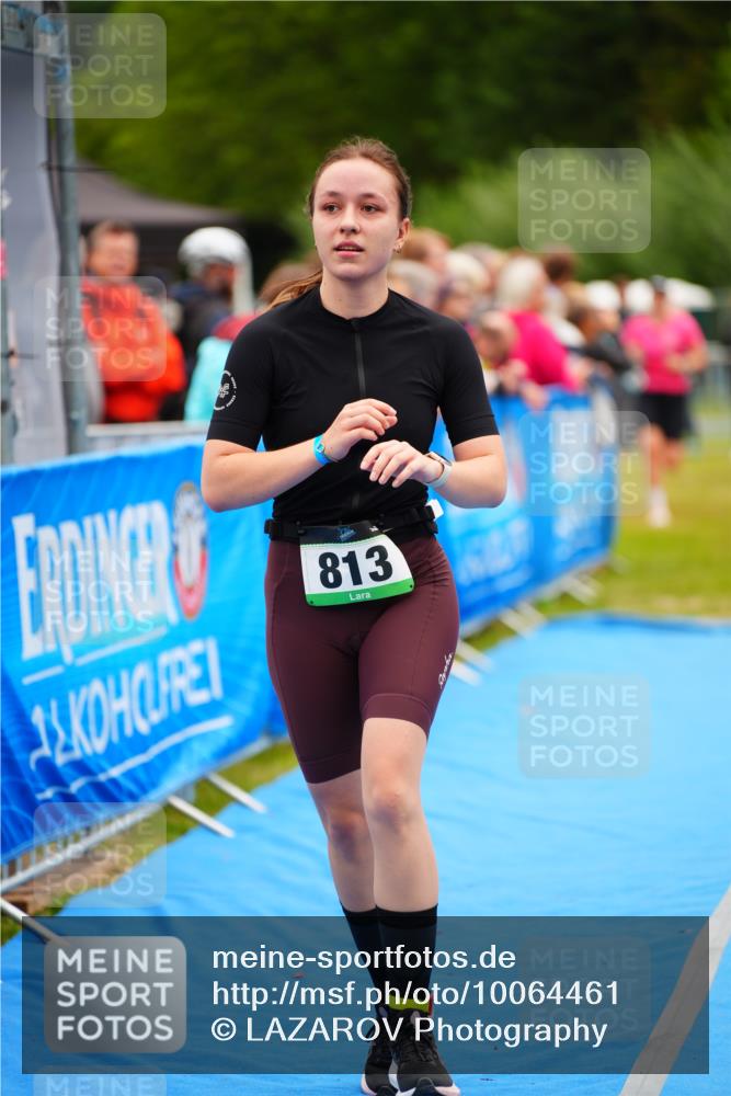 30.08.2026 - Elbe Triathlon Hamburg LAZAROV Photography http://msf.ph/oto/10064461 30.08.2026 12:05:09 Ziel 813, 1414, 1459, 1488 meine-sportfotos.de