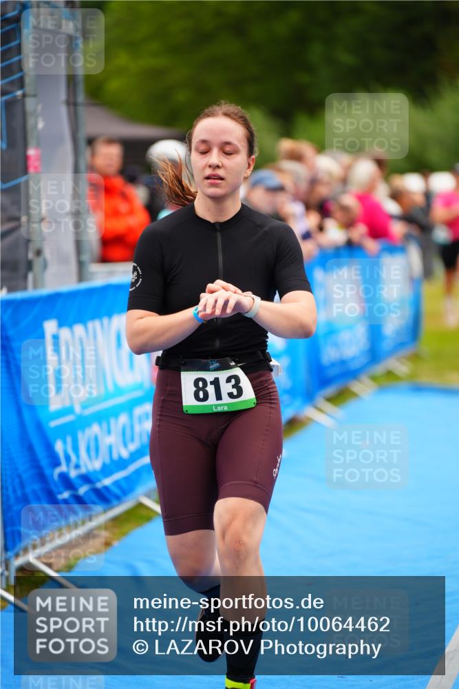 30.08.2026 - Elbe Triathlon Hamburg LAZAROV Photography http://msf.ph/oto/10064462 30.08.2026 12:05:09 Ziel 813, 1414, 1459, 1488 meine-sportfotos.de