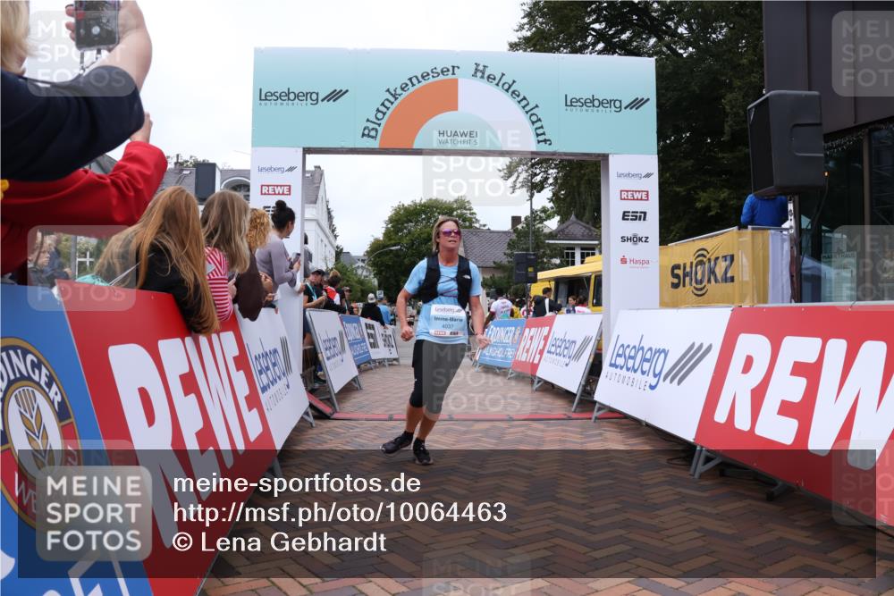 30.08.2026 - Blankeneser Heldenlauf Lena Gebhardt http://msf.ph/oto/10064463 30.08.2026 12:45:15 Ziel 2614, 2684, 2685, 4037 meine-sportfotos.de