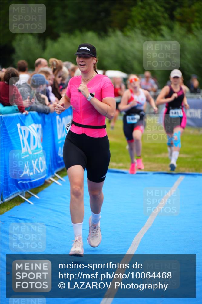 30.08.2026 - Elbe Triathlon Hamburg LAZAROV Photography http://msf.ph/oto/10064468 30.08.2026 12:05:14 Ziel 1414, 1424, 1459, 1488, 1525 meine-sportfotos.de