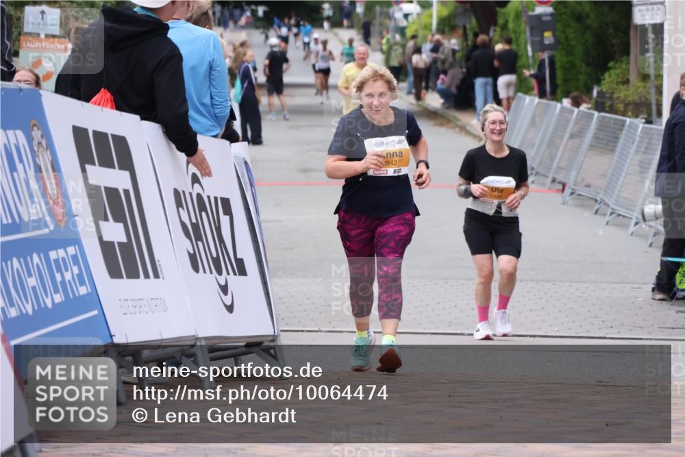 30.08.2026 - Blankeneser Heldenlauf Lena Gebhardt http://msf.ph/oto/10064474 30.08.2026 12:45:24 Ziel  meine-sportfotos.de