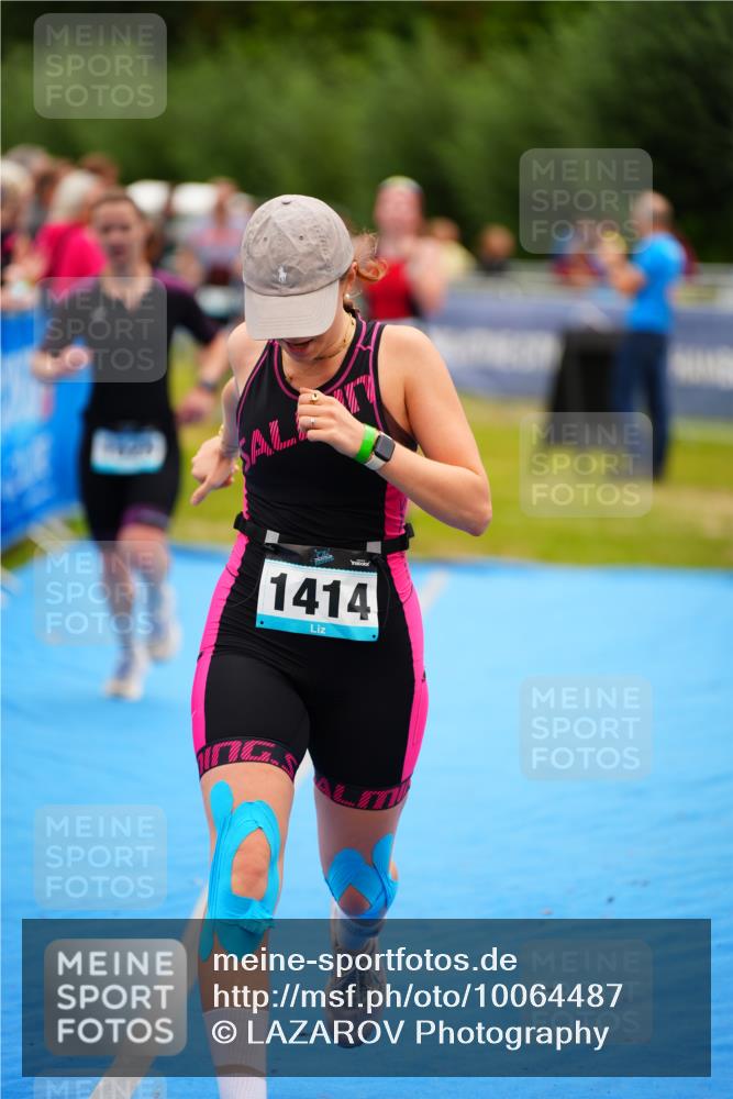 30.08.2026 - Elbe Triathlon Hamburg LAZAROV Photography http://msf.ph/oto/10064487 30.08.2026 12:05:18 Ziel 1414, 1424, 1459, 1460, 1488, 1525 meine-sportfotos.de