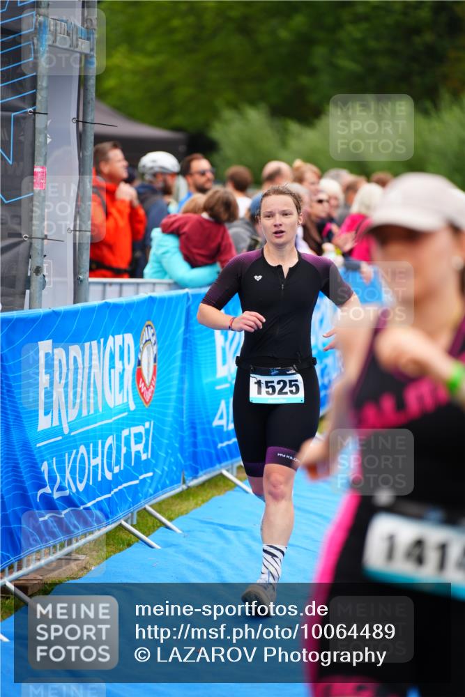 30.08.2026 - Elbe Triathlon Hamburg LAZAROV Photography http://msf.ph/oto/10064489 30.08.2026 12:05:19 Ziel 1358, 1414, 1424, 1459, 1460, 1525 meine-sportfotos.de