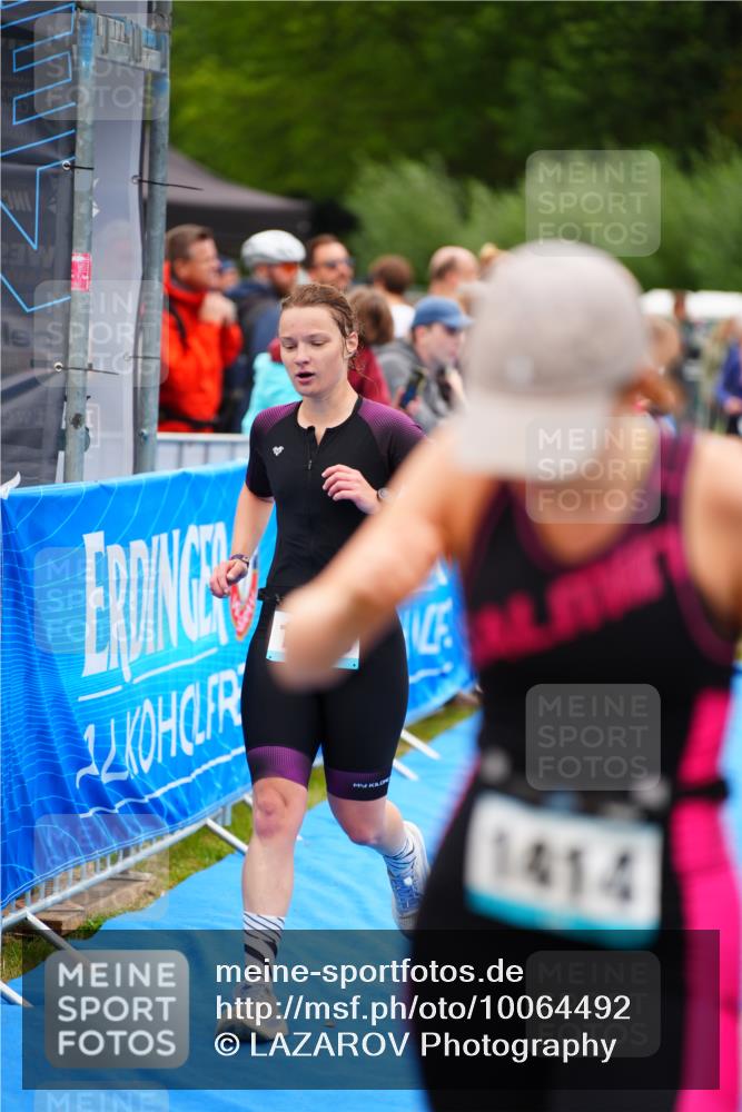 30.08.2026 - Elbe Triathlon Hamburg LAZAROV Photography http://msf.ph/oto/10064492 30.08.2026 12:05:19 Ziel 1358, 1414, 1424, 1459, 1460, 1525 meine-sportfotos.de